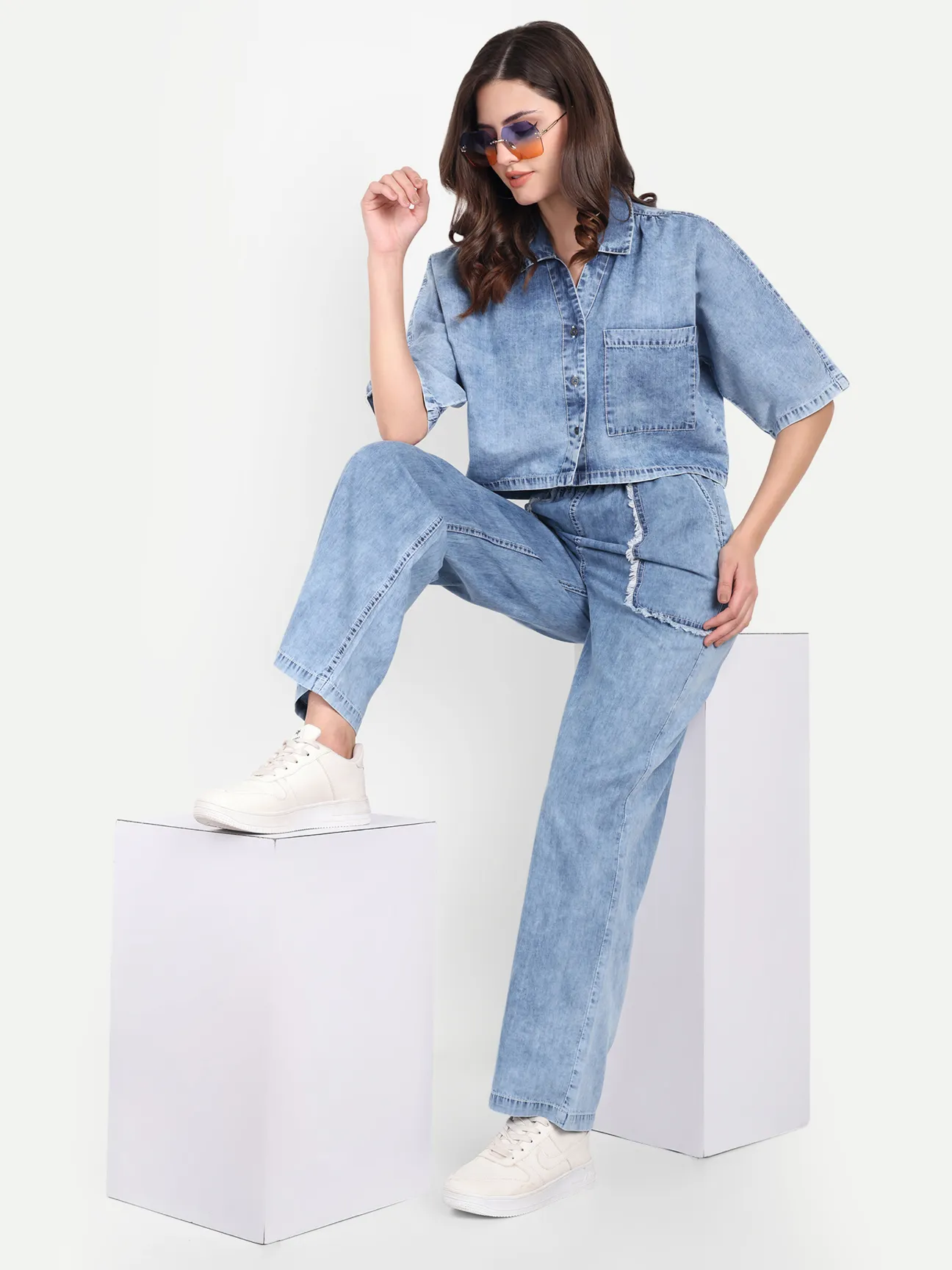 ecomm female shoot